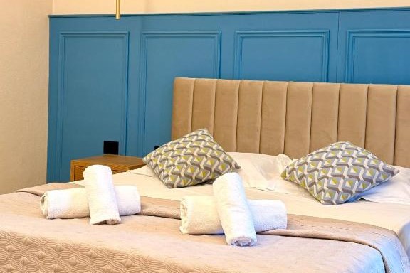 Deluxe Room 2