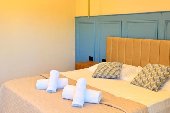 Deluxe Room 3