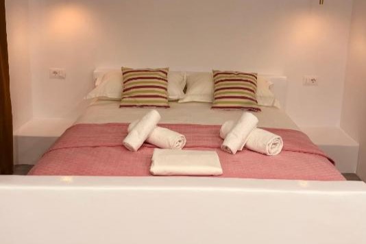 Deluxe Room 3