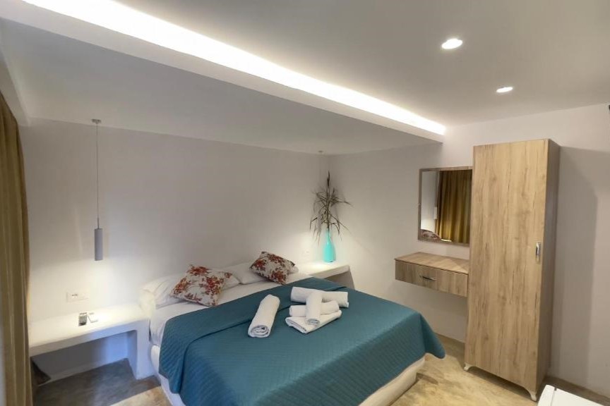 Deluxe Room 2