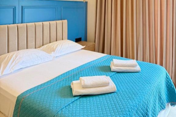 Deluxe Room 2