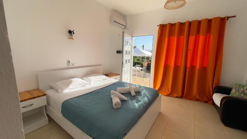 Deluxe Room 2