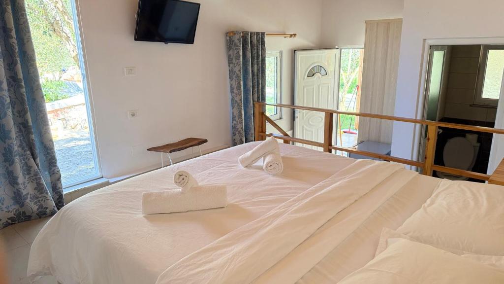 Deluxe Room 2